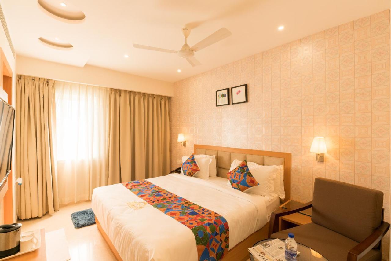 Kvr Capitol Suites Vijayawāda エクステリア 写真