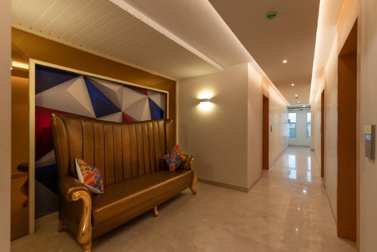 Kvr Capitol Suites Vijayawāda エクステリア 写真